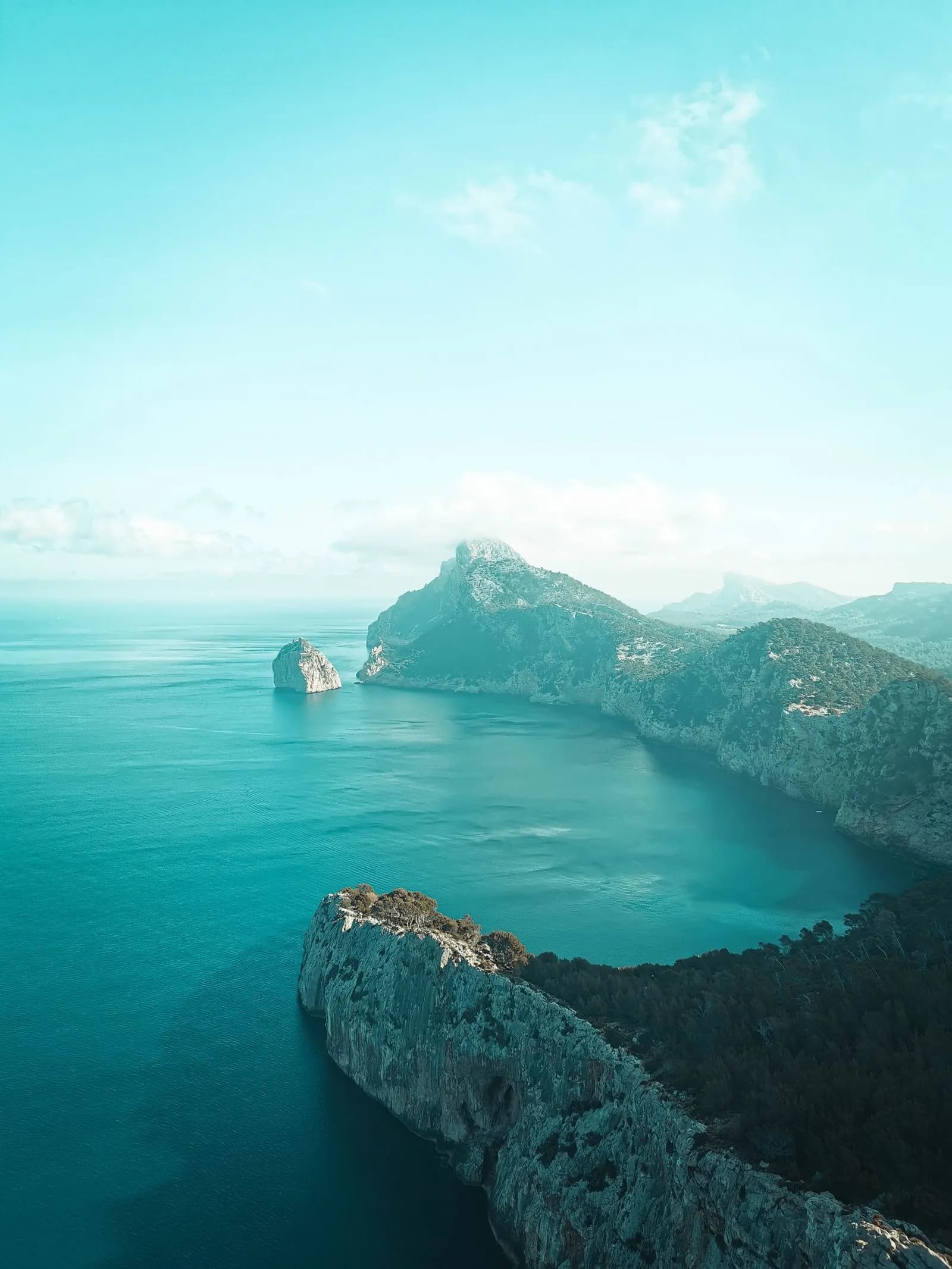 Plage et eaux turquoise de la côte méditerranéenne espagnole