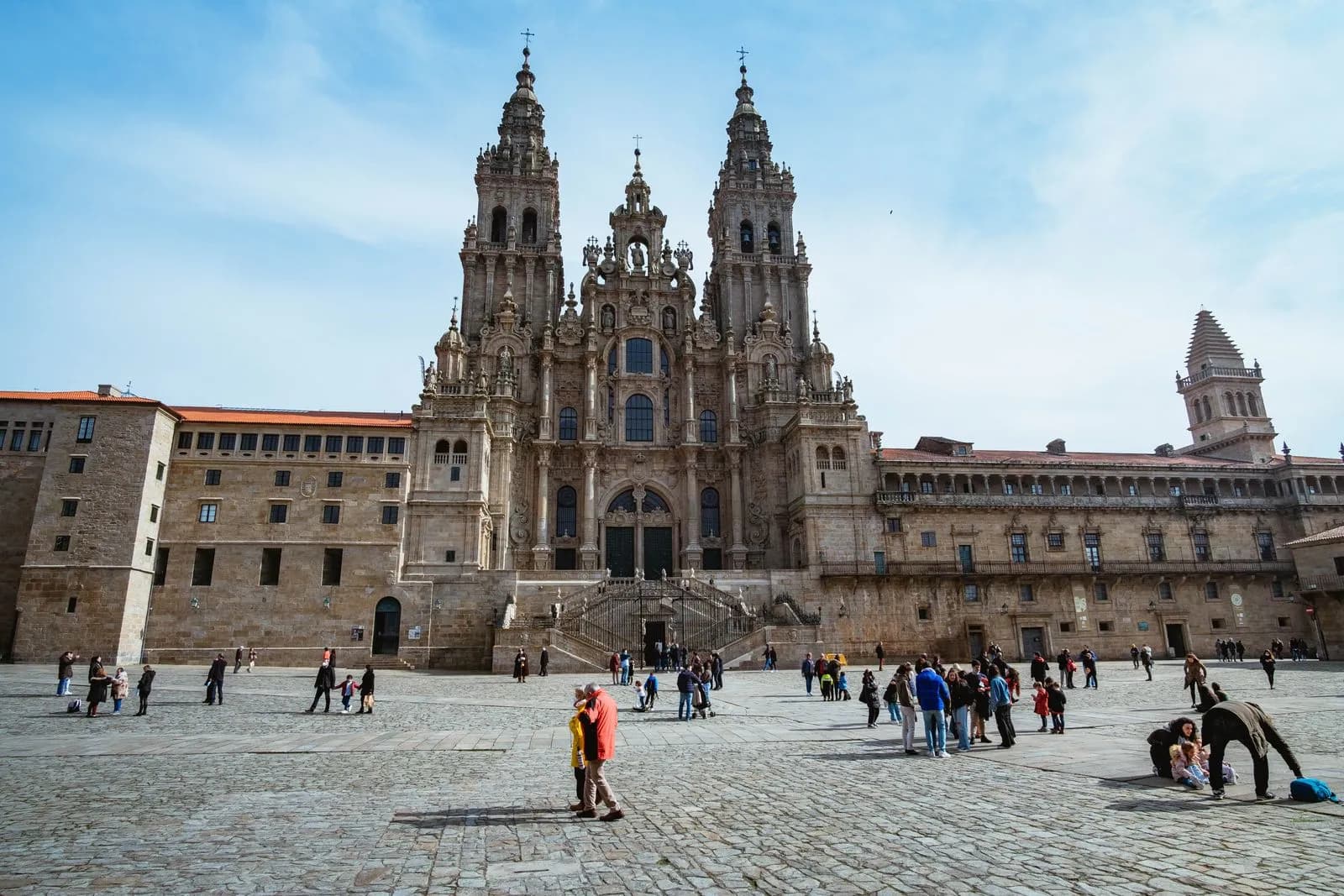 La cathédrale de Saint-Jacques-de-Compostelle sur la Plaza do Obradoiro